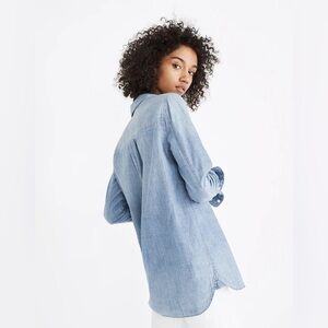 Madewell Chambray Classic Ex-Boyfriend Shirt in Mazzy Wash Size XS